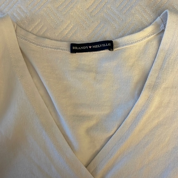 White Brandy Melville crop top - Picture 2 of 2